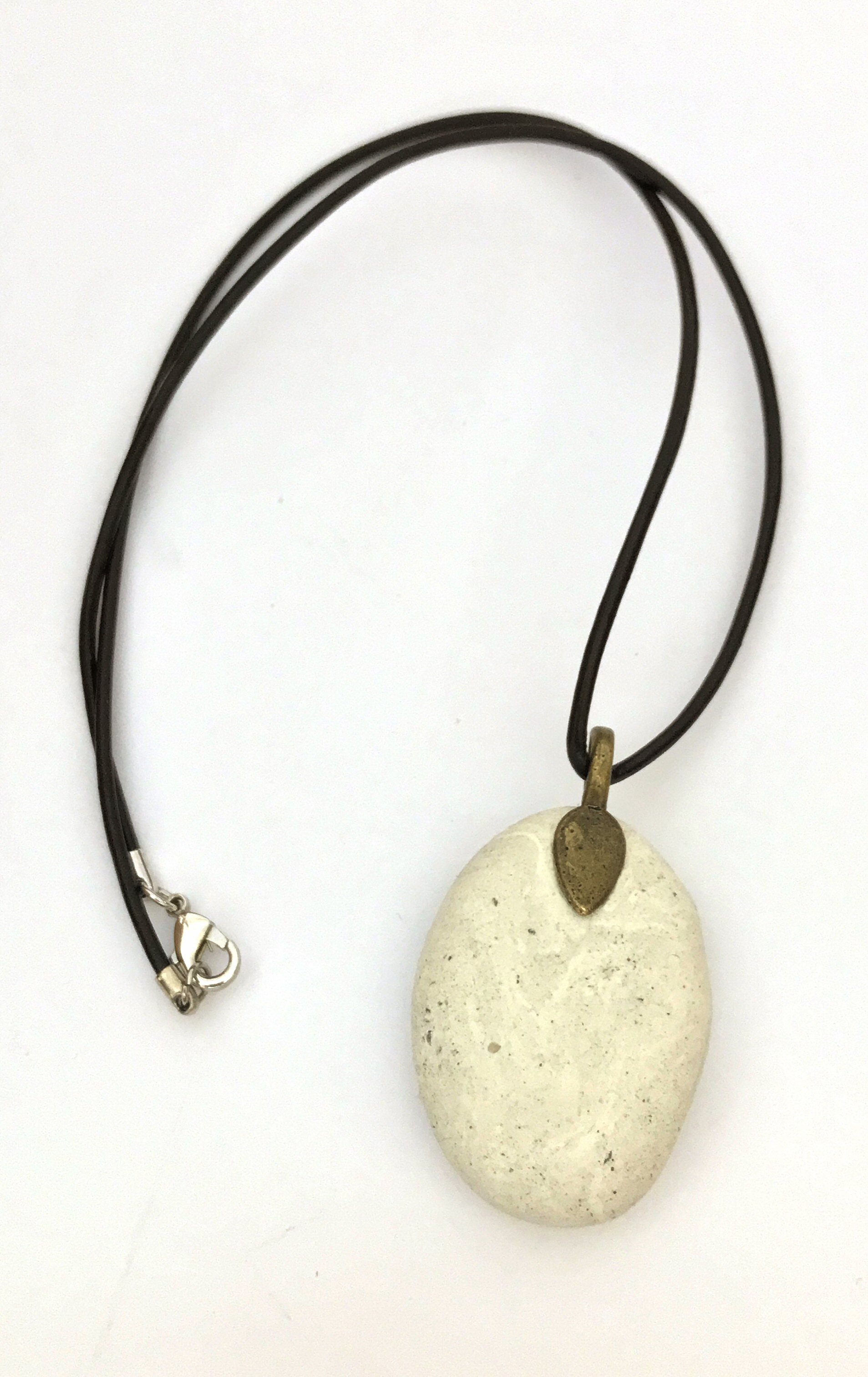 necklace_back.jpg